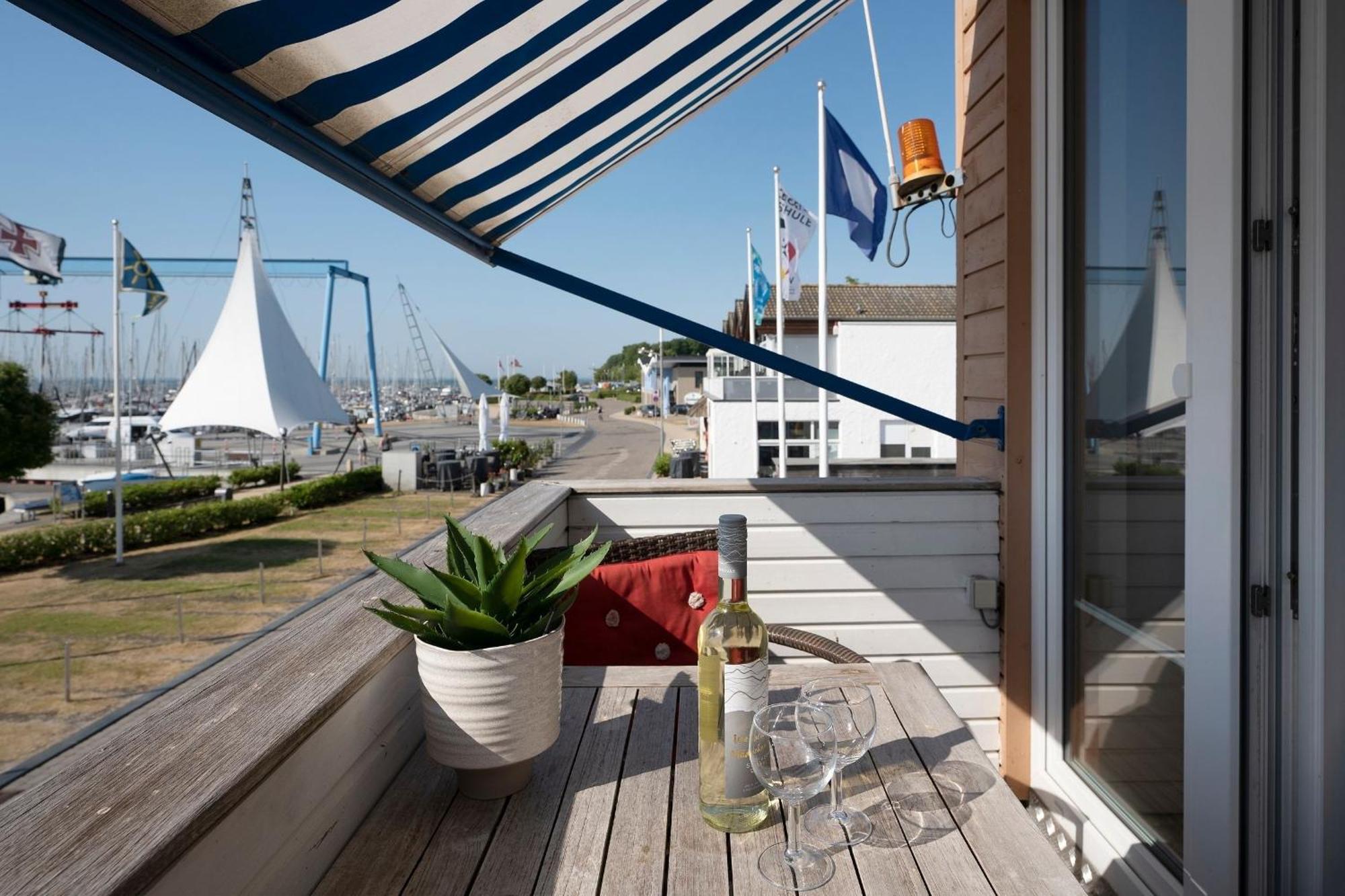 Yachthafen 6 Steuerbord Apartment Gromitz Bagian luar foto